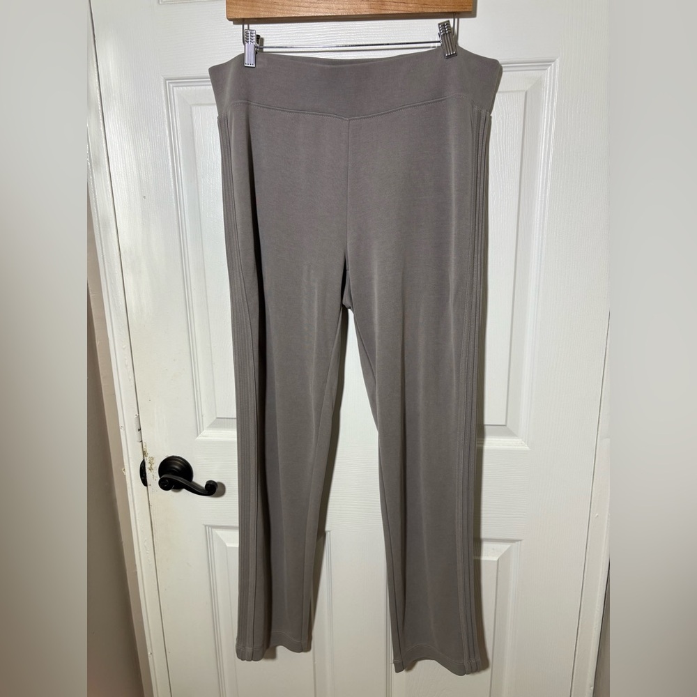 ATHLETA Women’s Straight Ribbed Leg Athletic Pant in Grey Spring 2018 Size Large